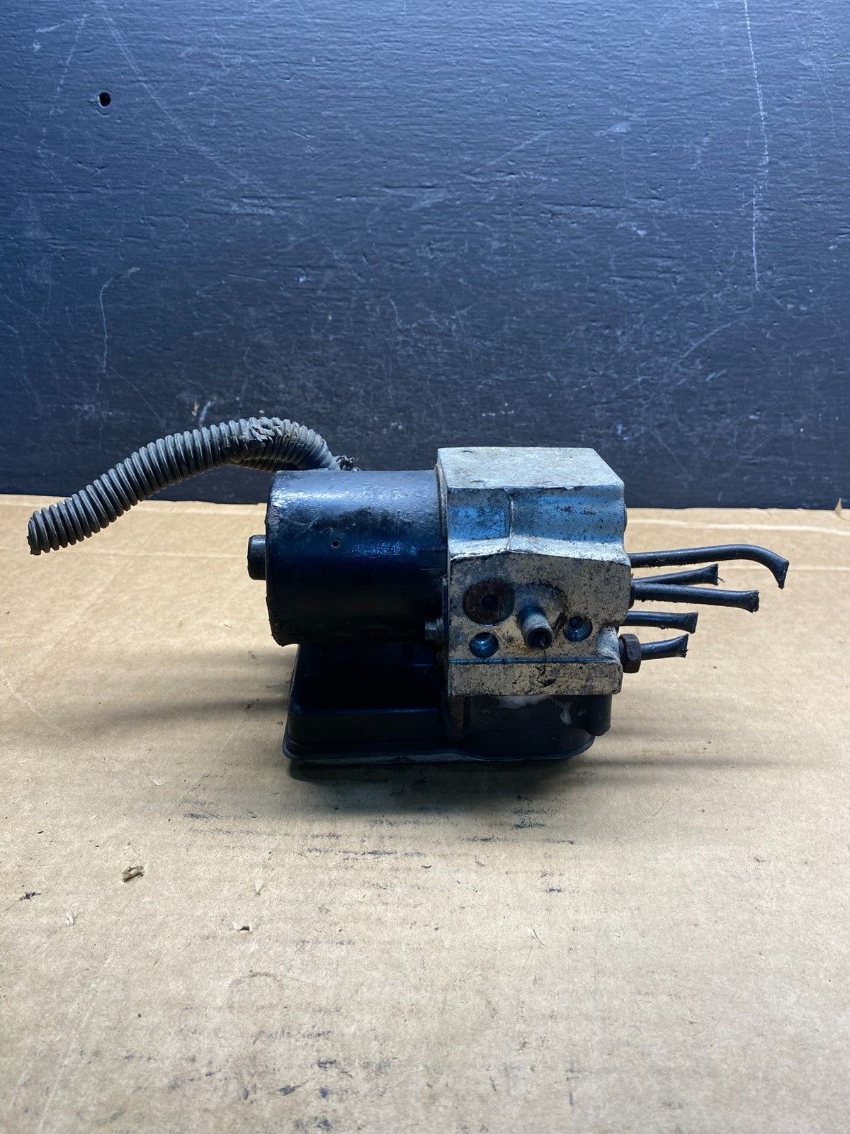 GM Brake Pump Module Chevrolet GMC 11 pin plug | 13567124 AD75832