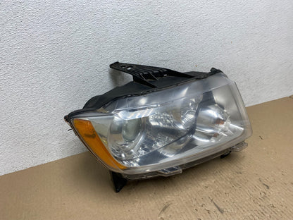 2011-2013 Jeep Grand Cherokee Right Passenger Xenon Headlight AE7063 DW2