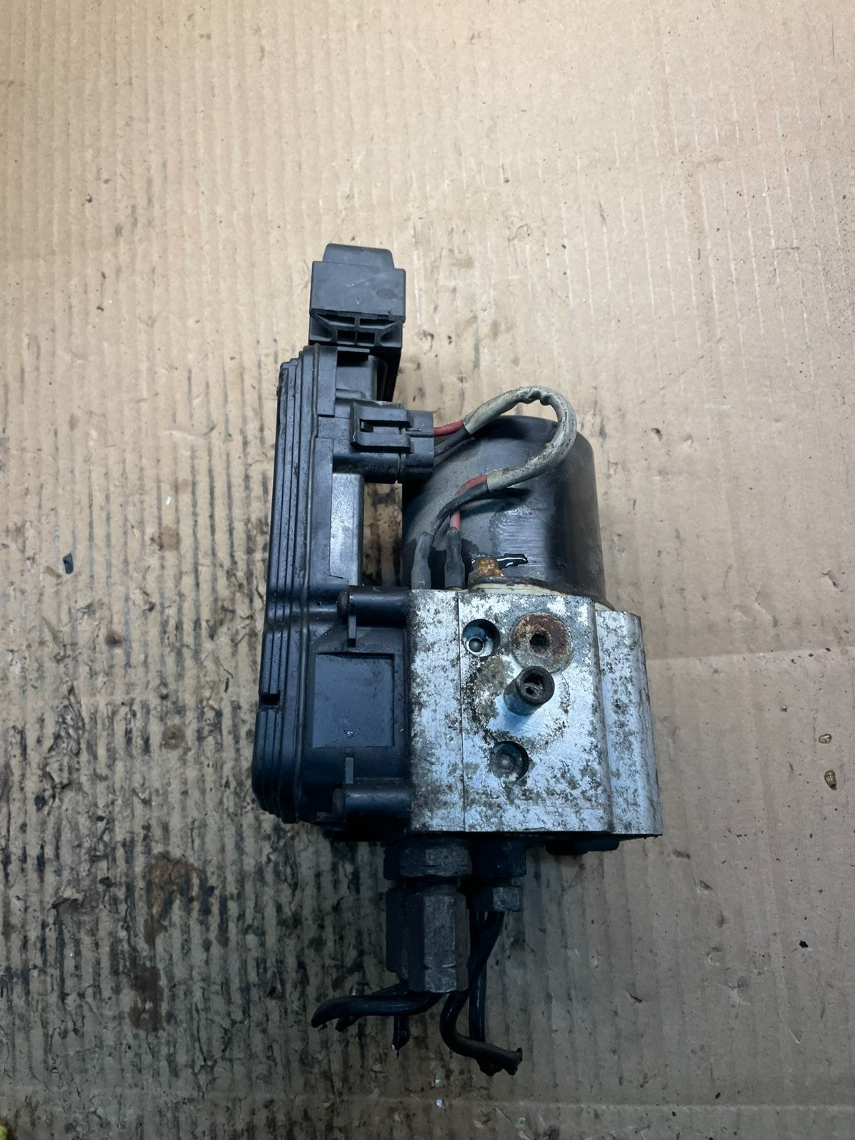 2004 2007 Ford E250 E350 Econoline Anti-Lock ABS Antilock Brake Pump X8860 DG1
