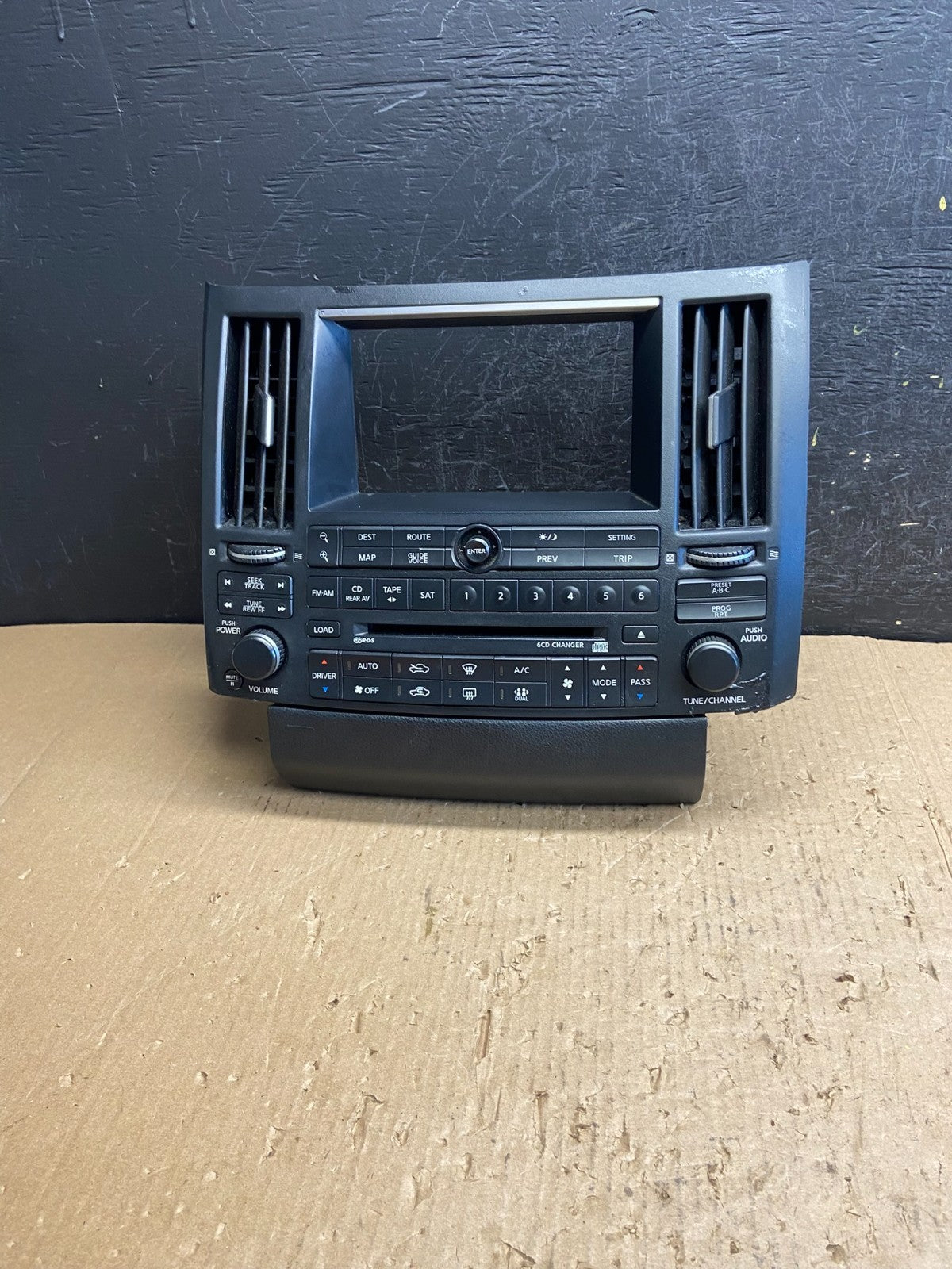 2003 - 2005 Infiniti FX35 Front Radio A/C Heater Climate Control Panel AE4282 DG0