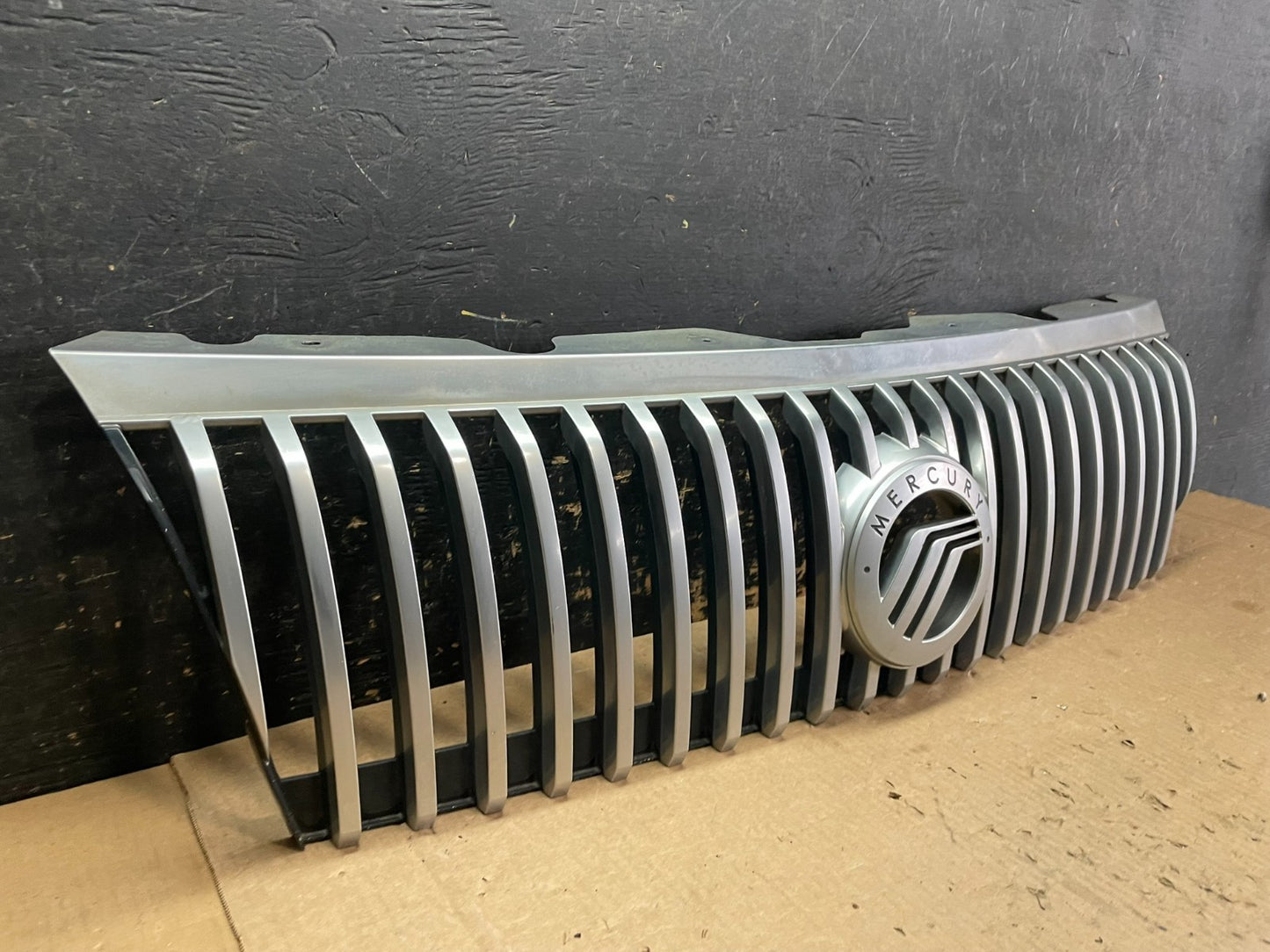 2006 to 2010 Mercury Mountaineer Front Upper Grill Grille Oem AB3184 DG1