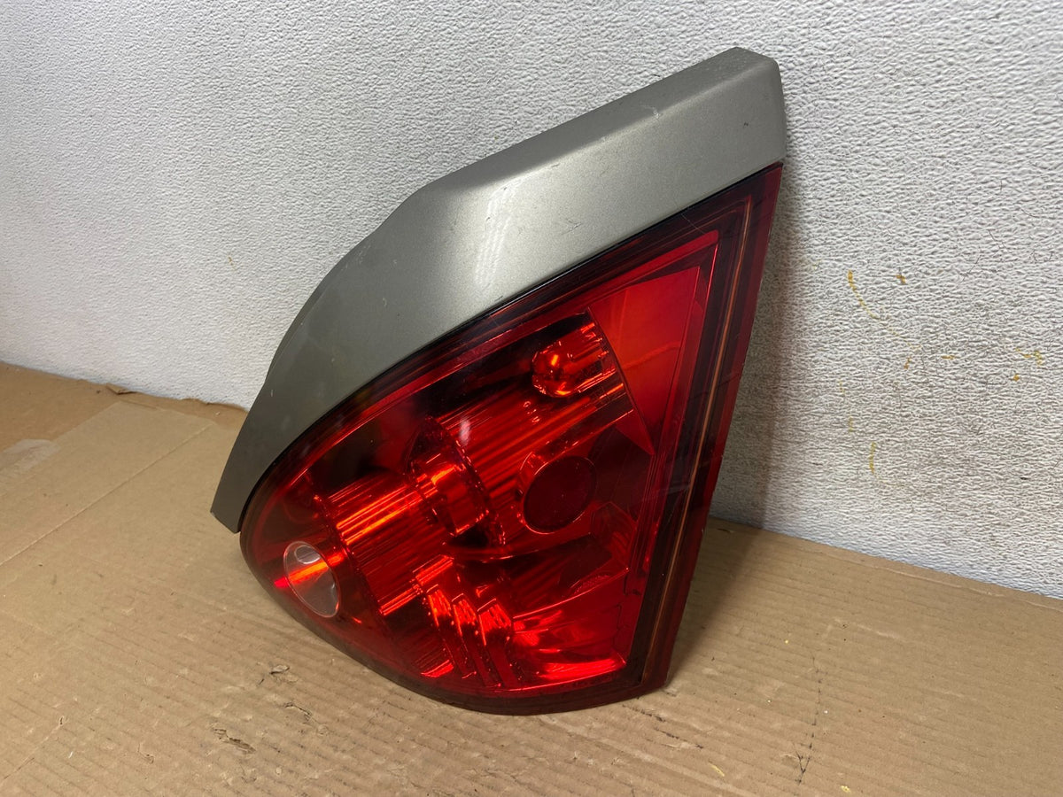 2004 2005 2006 2007 2008 Nissan Maxima Right Passenger Tail Light AH0606 DG2
