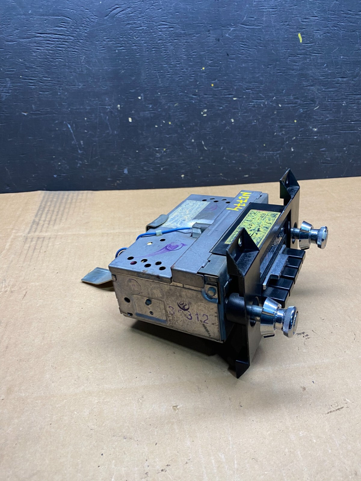Ford AM/FM Stereo Radio Information N2774 PS2