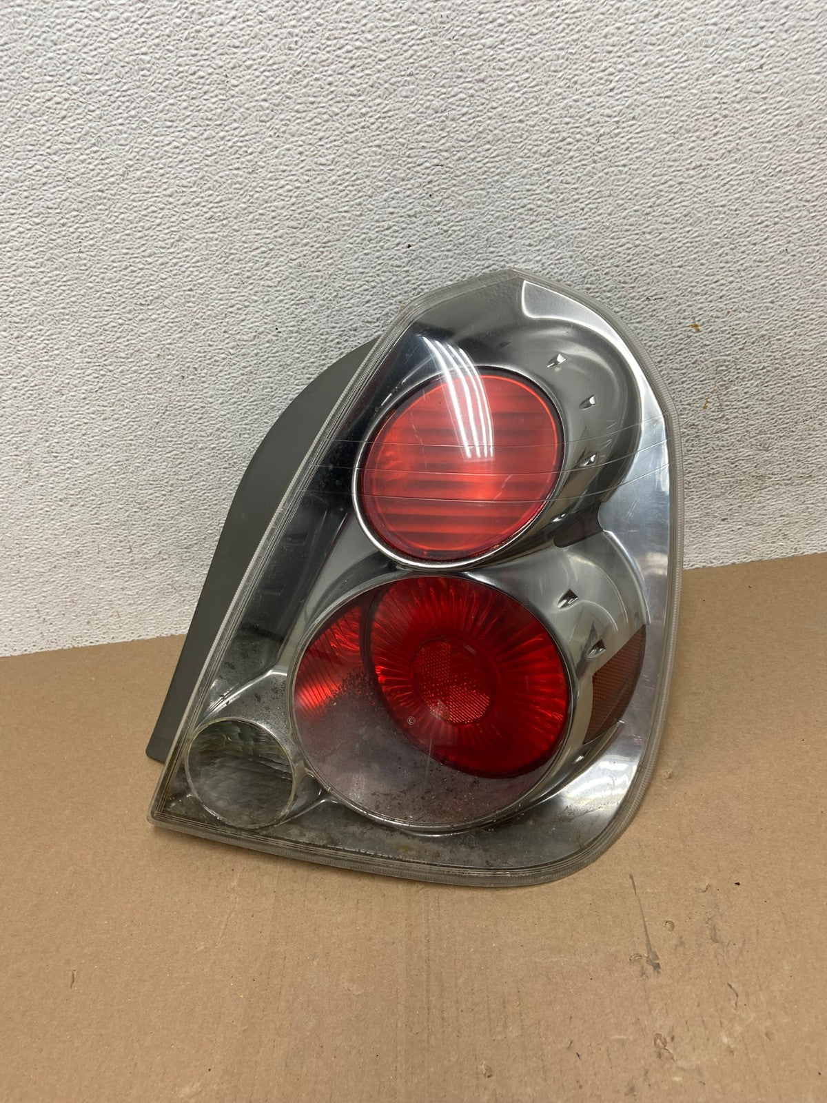 2005 to 2006 Nissan Altima Tail Light Right Passenger RH Side AE7164 LK0
