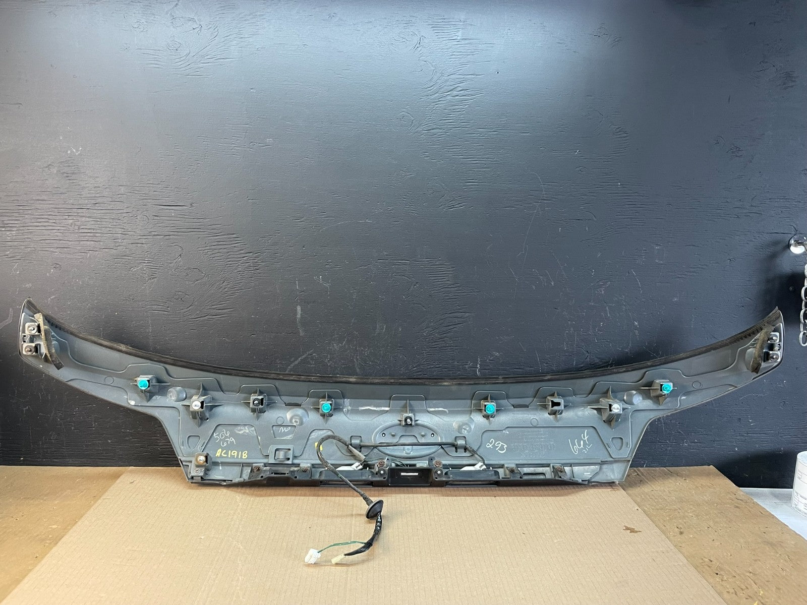 2010-2014 Subaru Outback Rear Liftgate Trunk Panel Trim Molding Oem ac1918 DG6