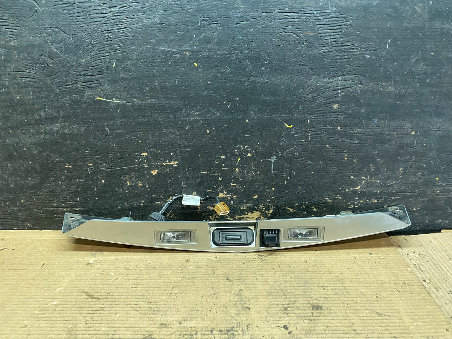 2010-2015 Cadillac SRX Rear Liftgate Tailgate Finish Molding W/ Camera v9575 DG3