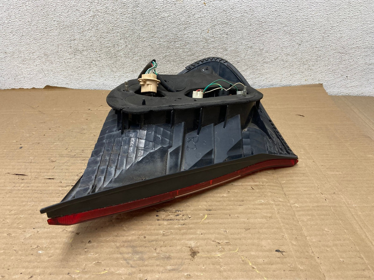 2002 2003 2004 Toyota Camry Tail Light Right Passenger Rh Side AG9076 LK4