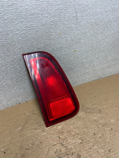 2003-2006 Lincoln Navigator Left Driver LH Tail Light Inner Oem AB4775 LK2