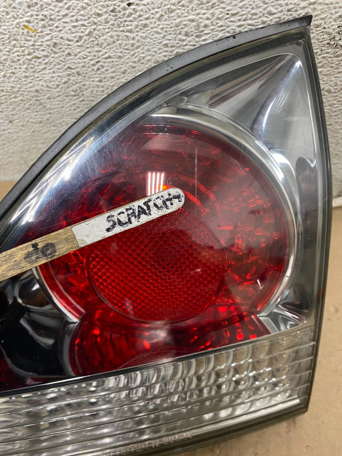 2000-2003 Lexus RX300 Right Passenger Side Rear Inner Tail Light Oem C9926 DG13