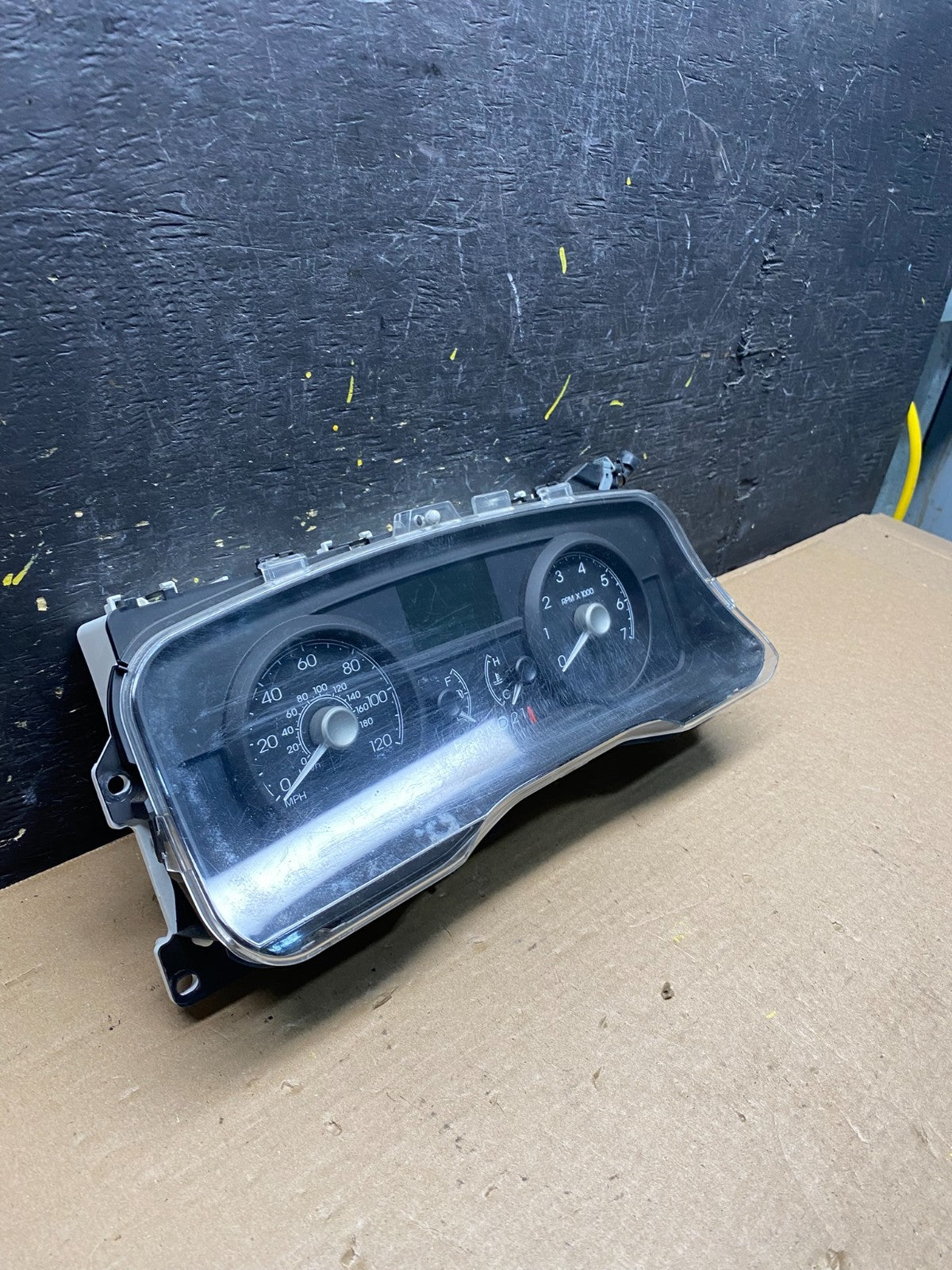 2009 to 2010 Mercury Marquis Speedometer Cluster Gauge Oem s6423 DG2