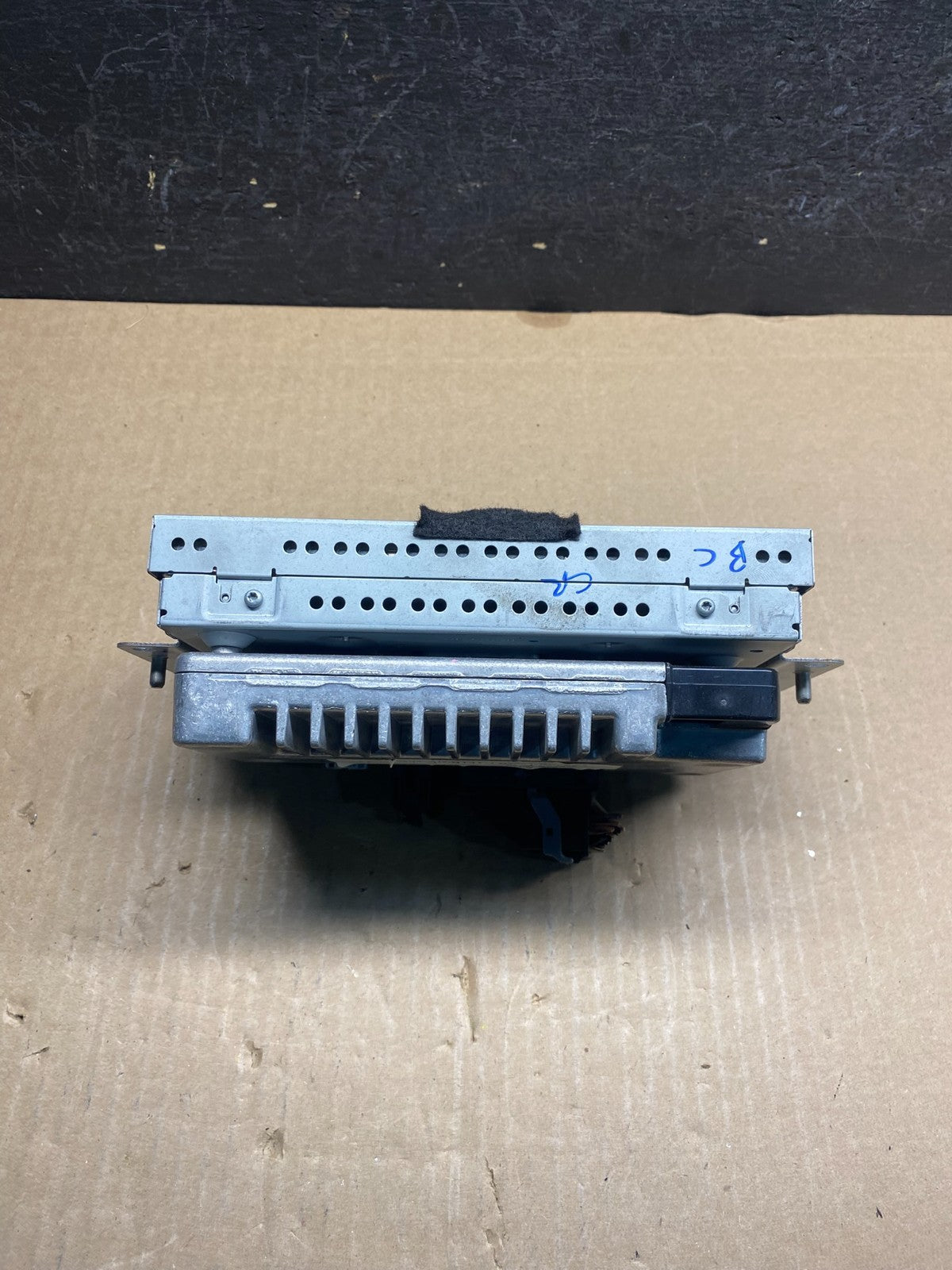 2011 to 2014 Ford Explorer Radio Information Display Screen AE7895 DG2