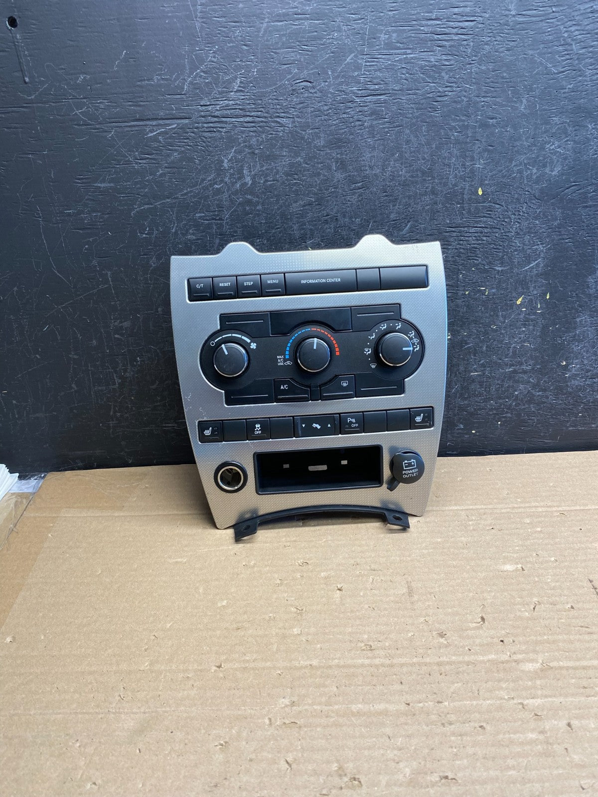 2005 2006 2007 Jeep Commander Grand Cherokee A/C Climate Control Bezel AG6271 DG0