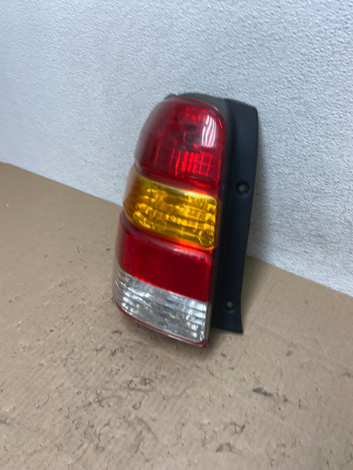 2001 to 2007 Ford Escape Left Driver Lh Side Tail Light AG6545 LK1