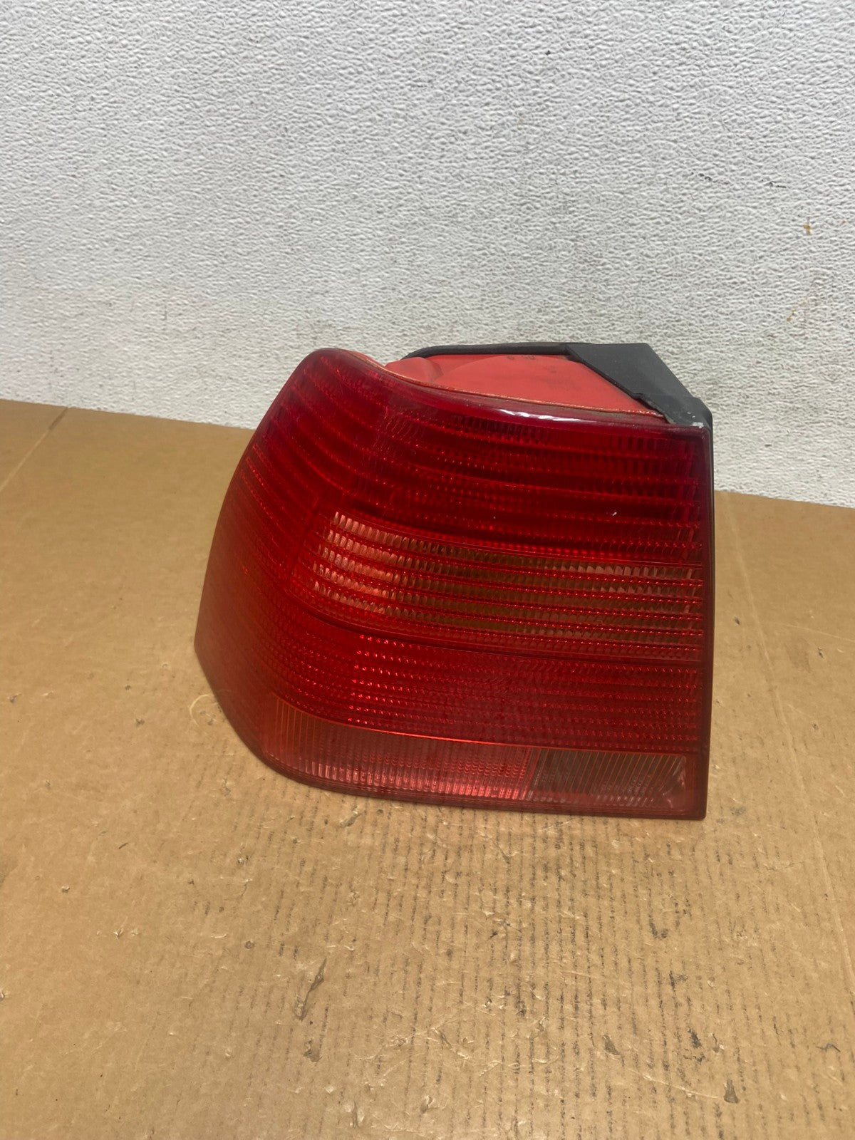 1999 to 2003 Volkswagen Jetta Sedan Left Driver Tail Light AE0531 LK0