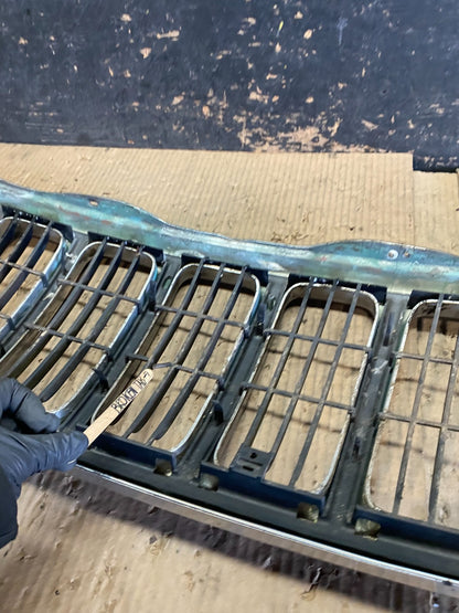 1999 to 2003 Jeep Grand Cherokee Front Upper Grill Grille Oem  x0070 DG10