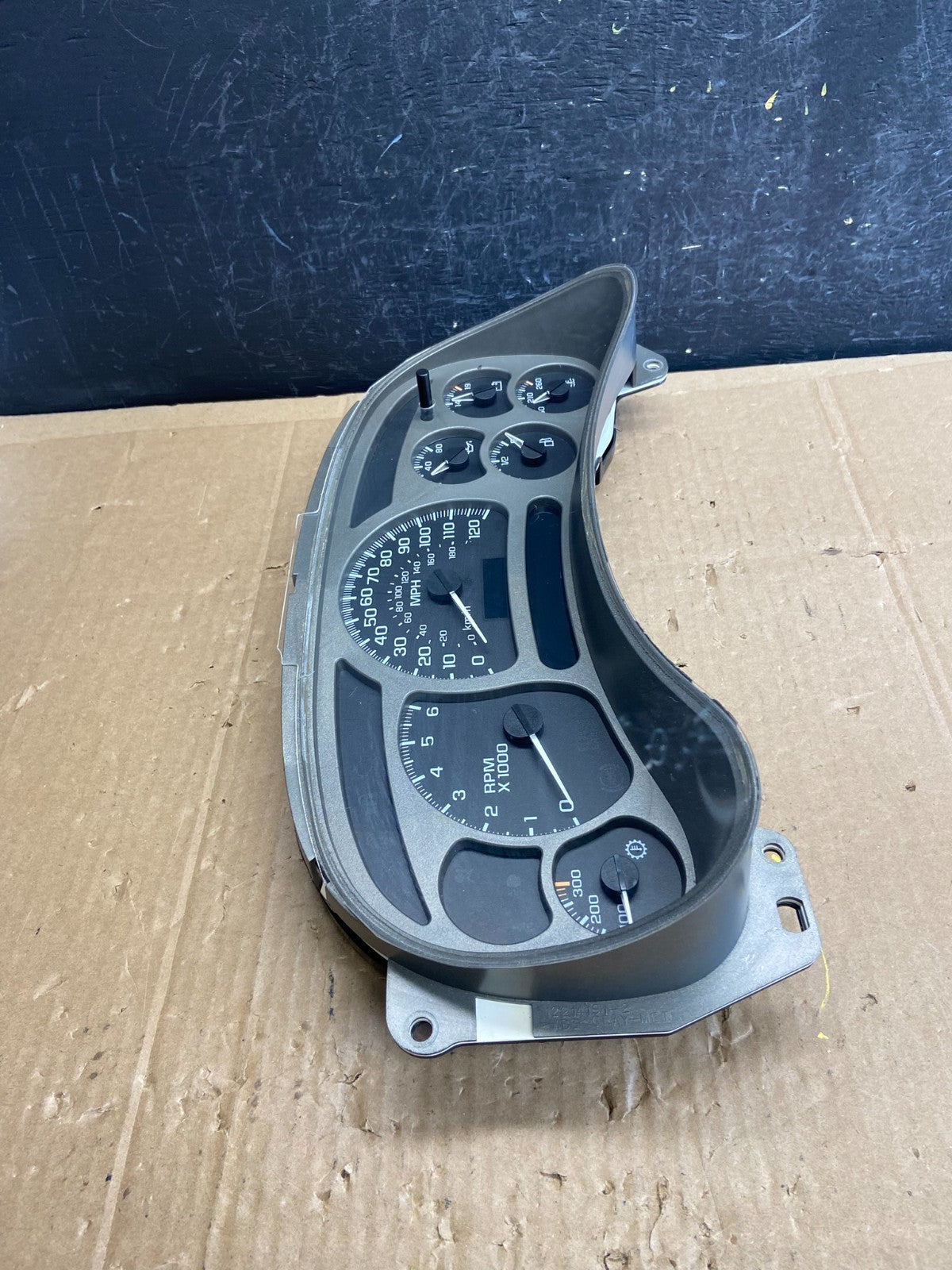 2003 to 2006 GMC Yukon Denali Cluster Gauge Speedometer AD22691