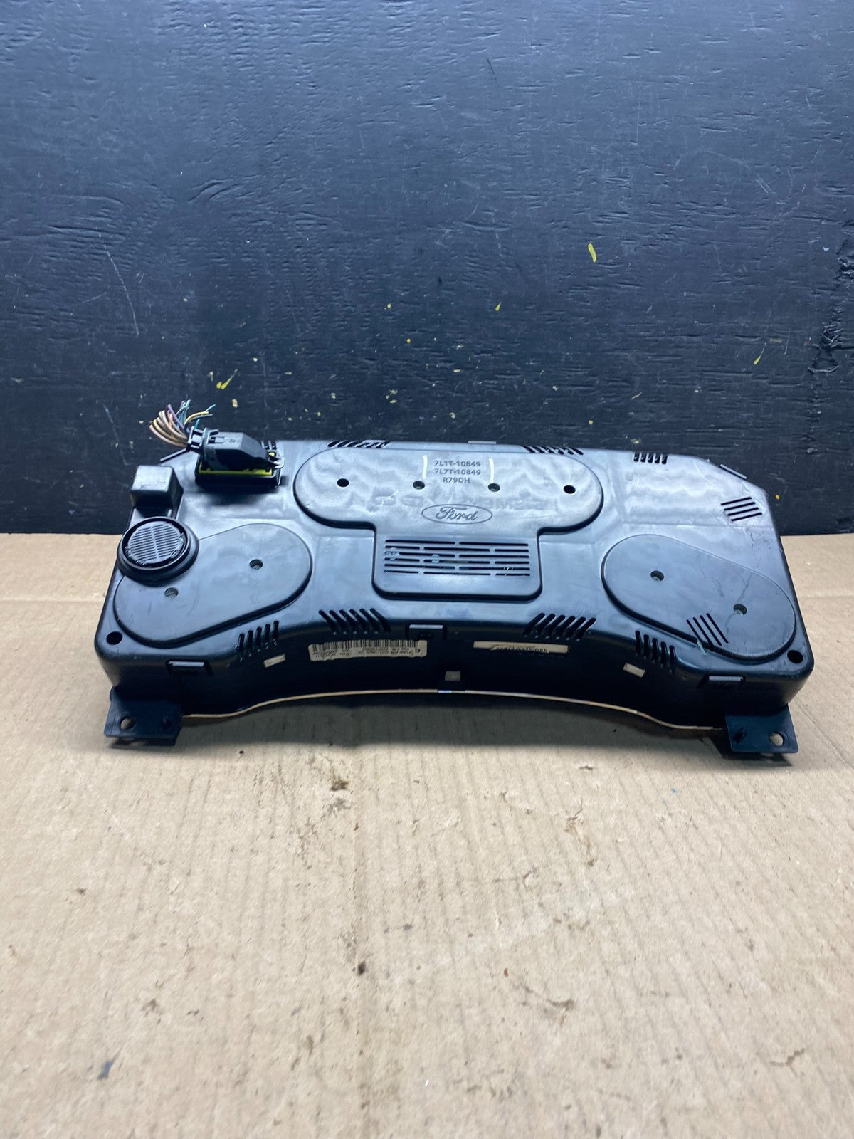 2007 2008 Ford  Expedition Speedometer Cluster Gauge OEM p9278 DG5