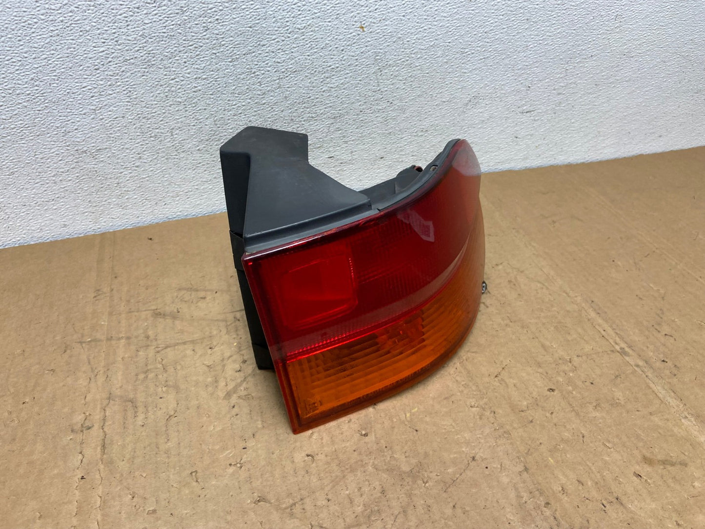 1999 2000 2001 Honda Odyssey Right Passenger Side Tail Light AD1310 LK2