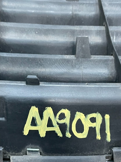 2001 to 2005 Volkswagen Passat Front Upper Grill Grille Oem AA9091 DG9