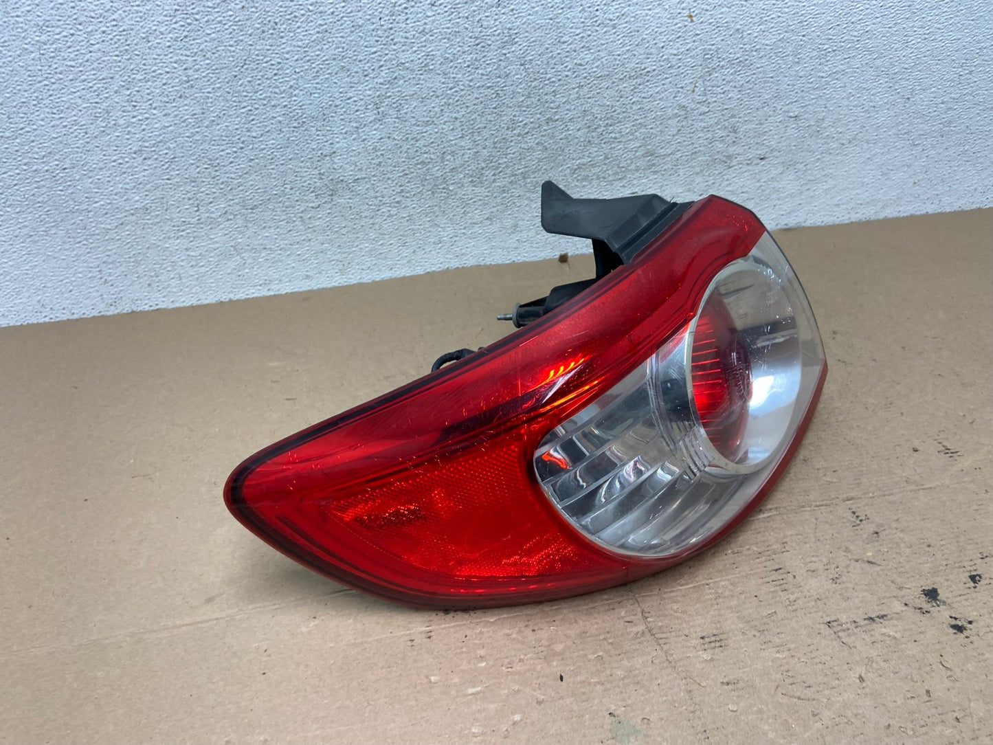 2010 to 2012 Hyundai Santa Fe Left Driver Side LH Tail Light AF4738 LK2