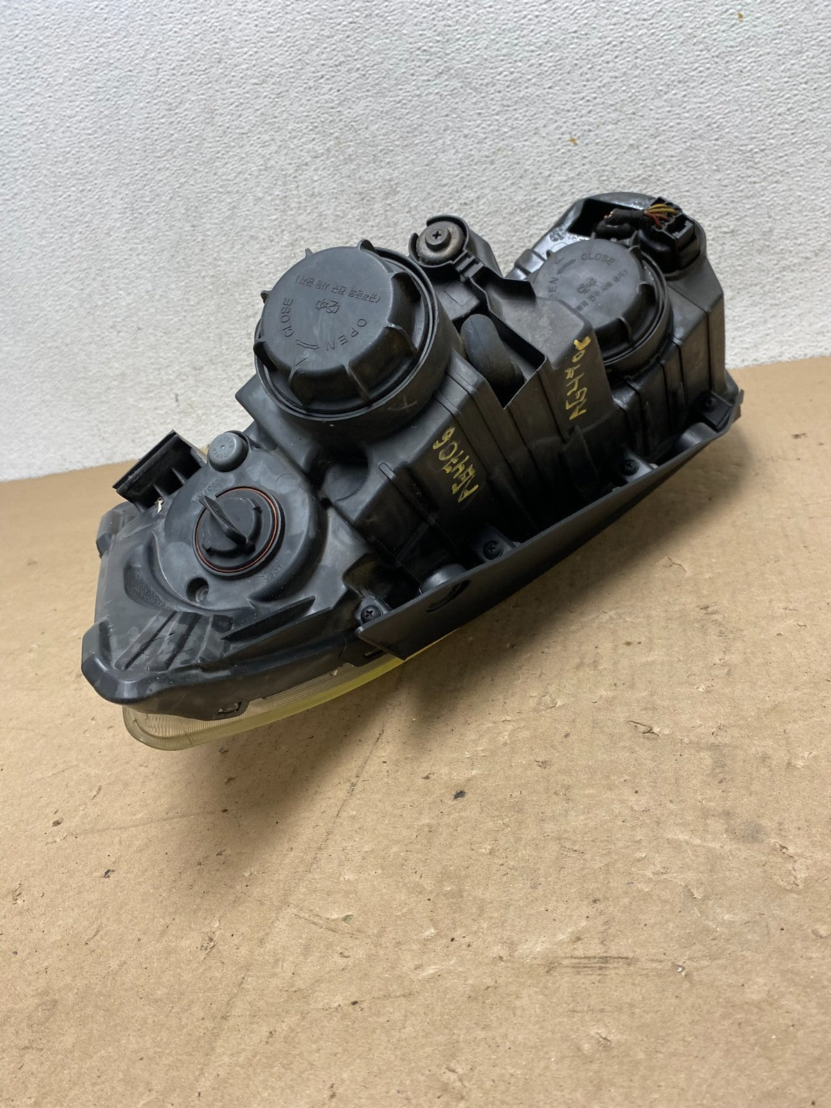 2009 to 2010 Hyundai Sonata Right Passenger RH Side Headlight Halogen AG4706 DW6