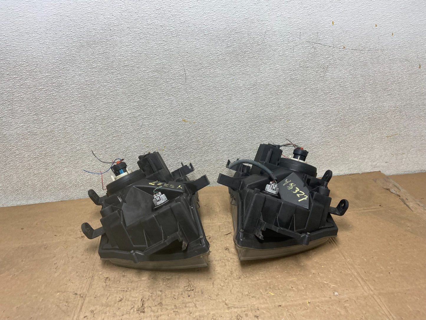 2005-2015 Nissan Xterra Left+Right Side Set Headlights OEM Y8327 DW11