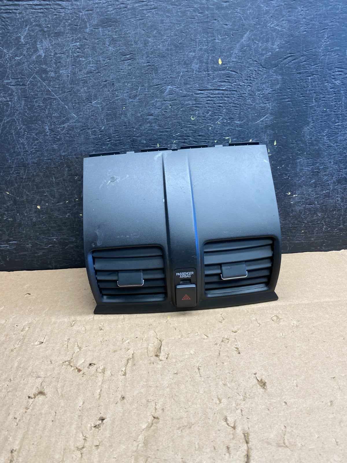 2007 to 2011 Honda CRV CR-V Front Center Panel Clock Air Vent AJ1600 DG0