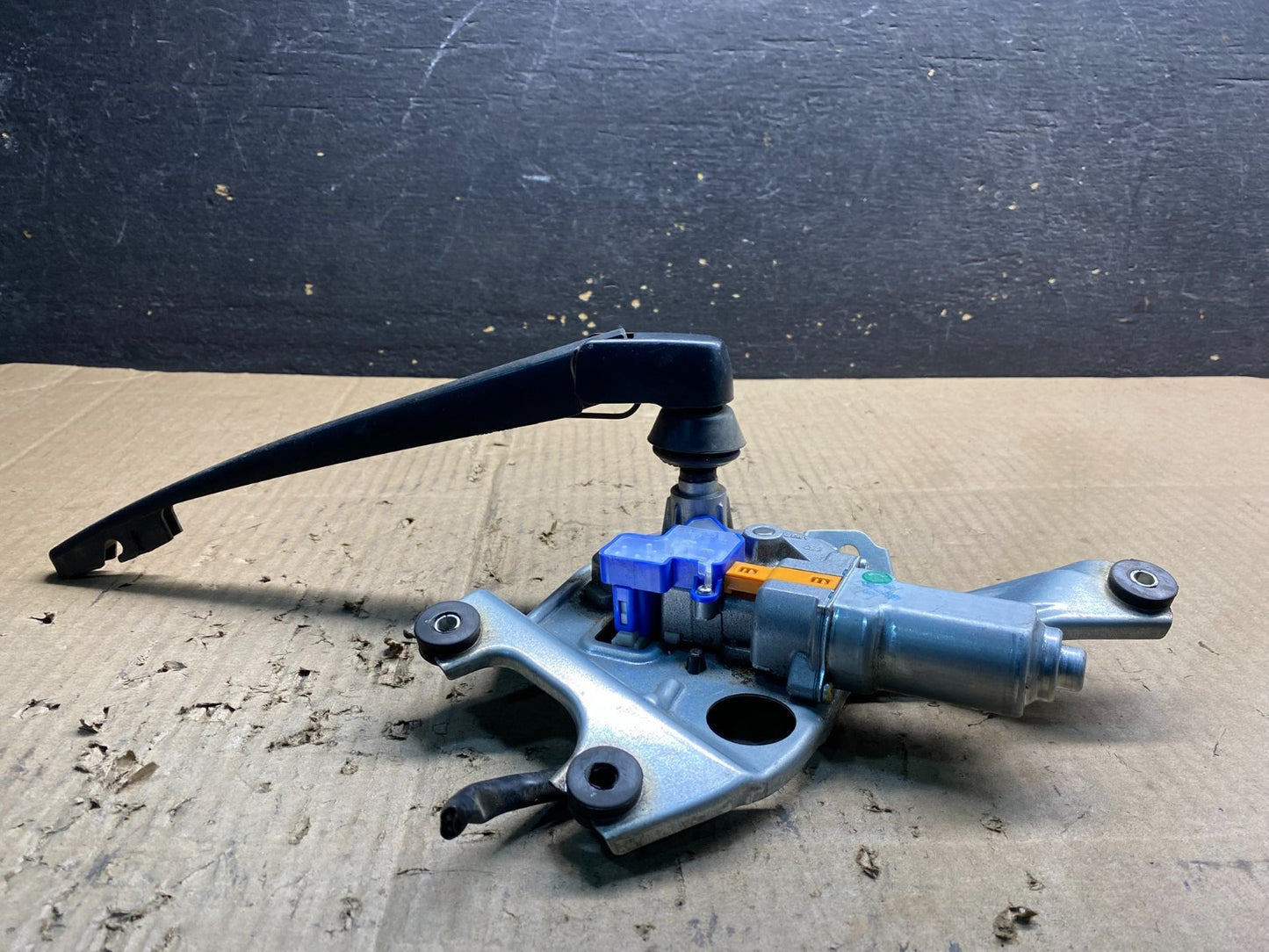 2010 to 2014 Subaru Legacy Outback Rear Wiper Motor Ab04001