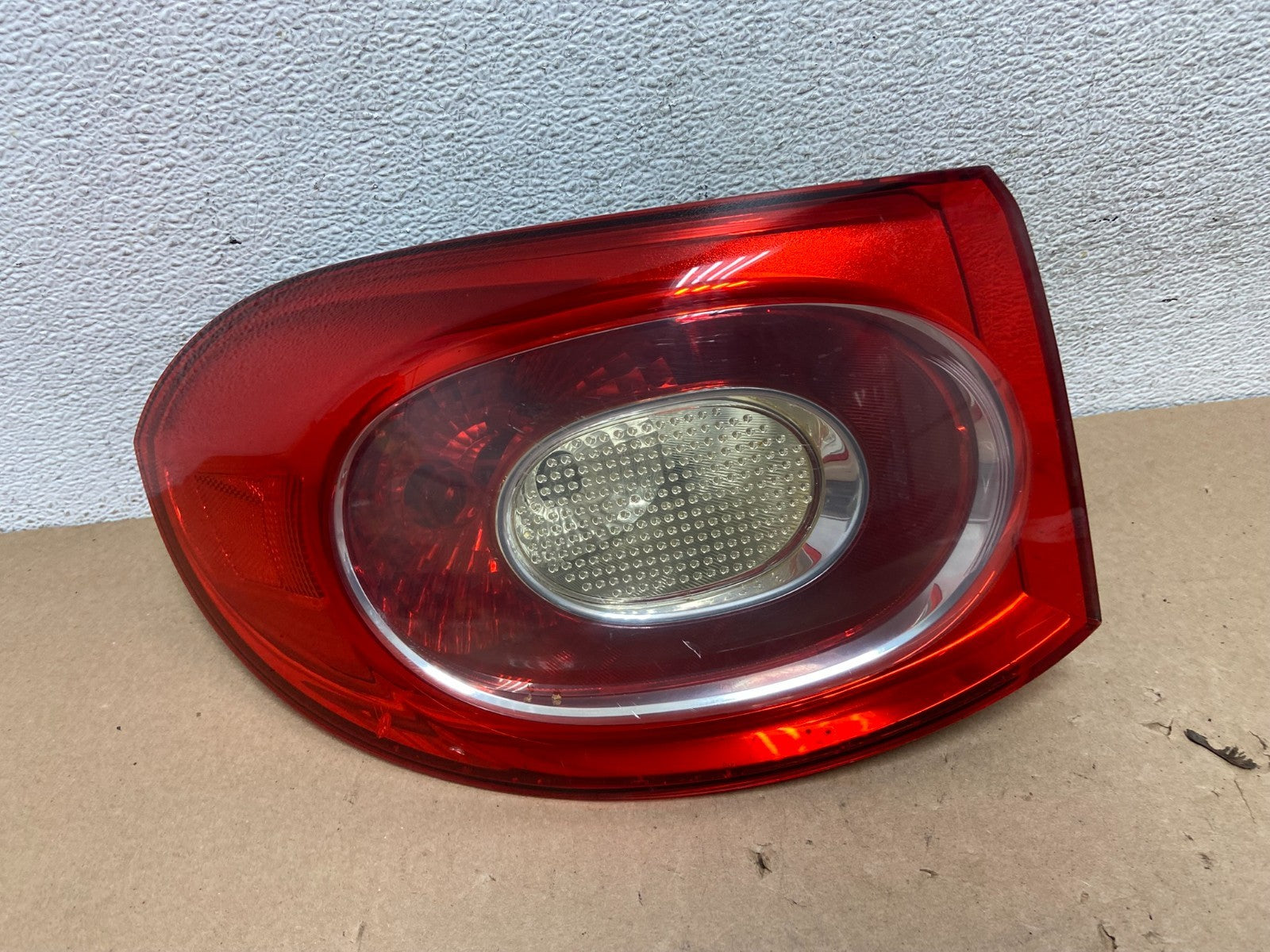 2009 to 2011 Volkswagen Tiguan Driver Left Side Tail Light AG41090