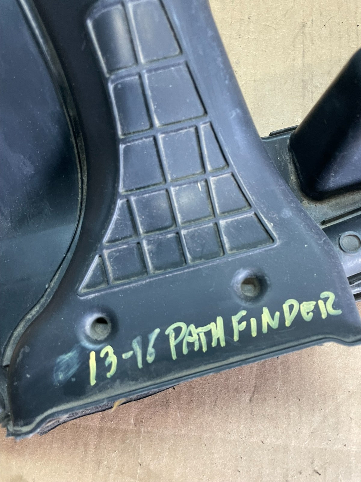 2013-2016 Nissan Pathfinder Upper Air Intake Duct OEM Z8221 DG9