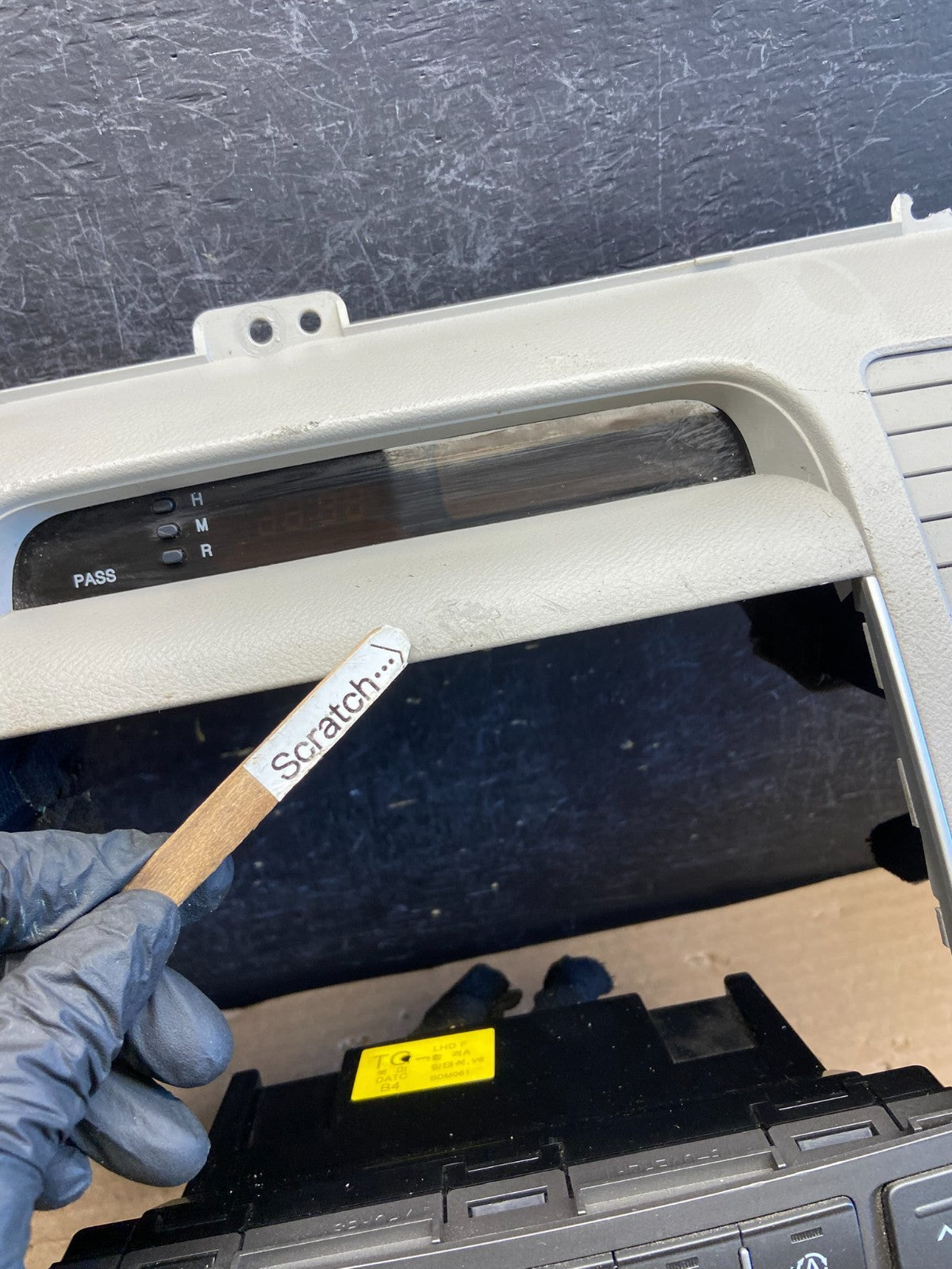 2006 to 2011 Hyundai Azera Radio Climate Control Trim Panel Bezel AG8780 DG4