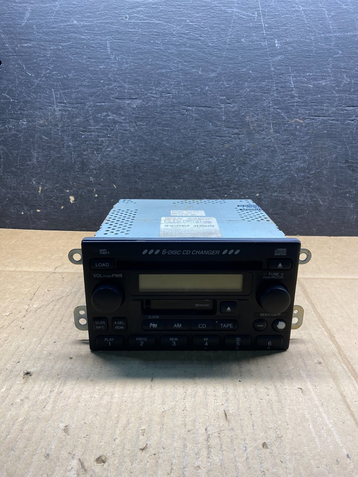2002 to 2006 Honda Crv CR-V AM FM Radio CD Player Tape AI9964 DG0