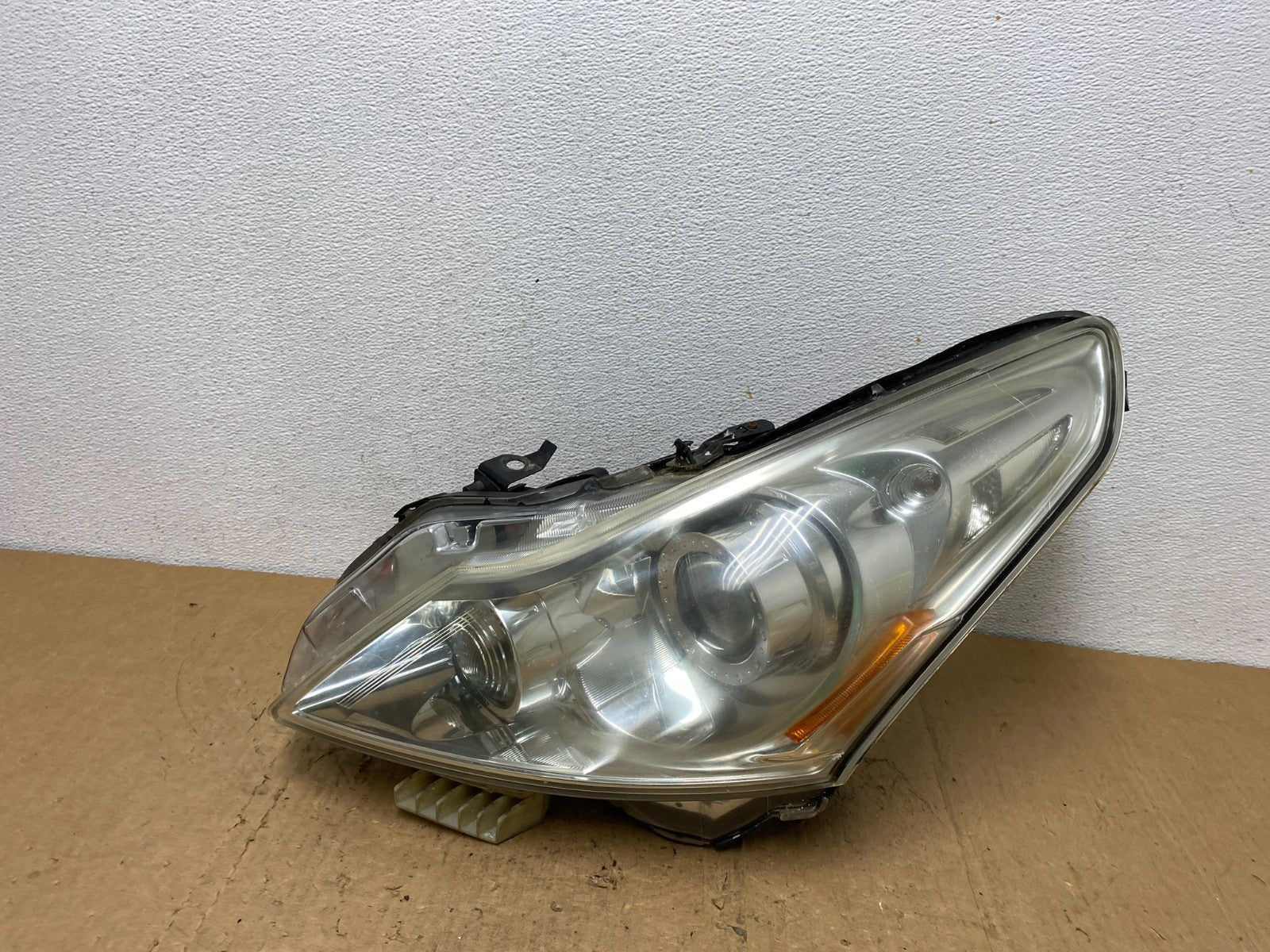 Sedan 4Door 2010 to 2013 Infiniti G37 Left Driver Headlight Xenon AD0553 DW0