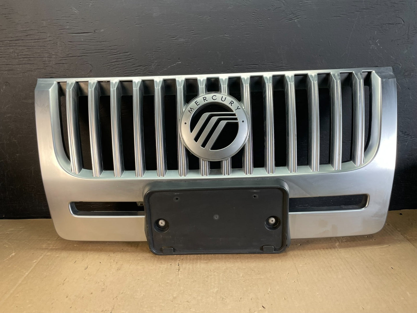 2008-2011 Mercury Mariner Front Upper Grill Grille Emblem AD5864 DW0