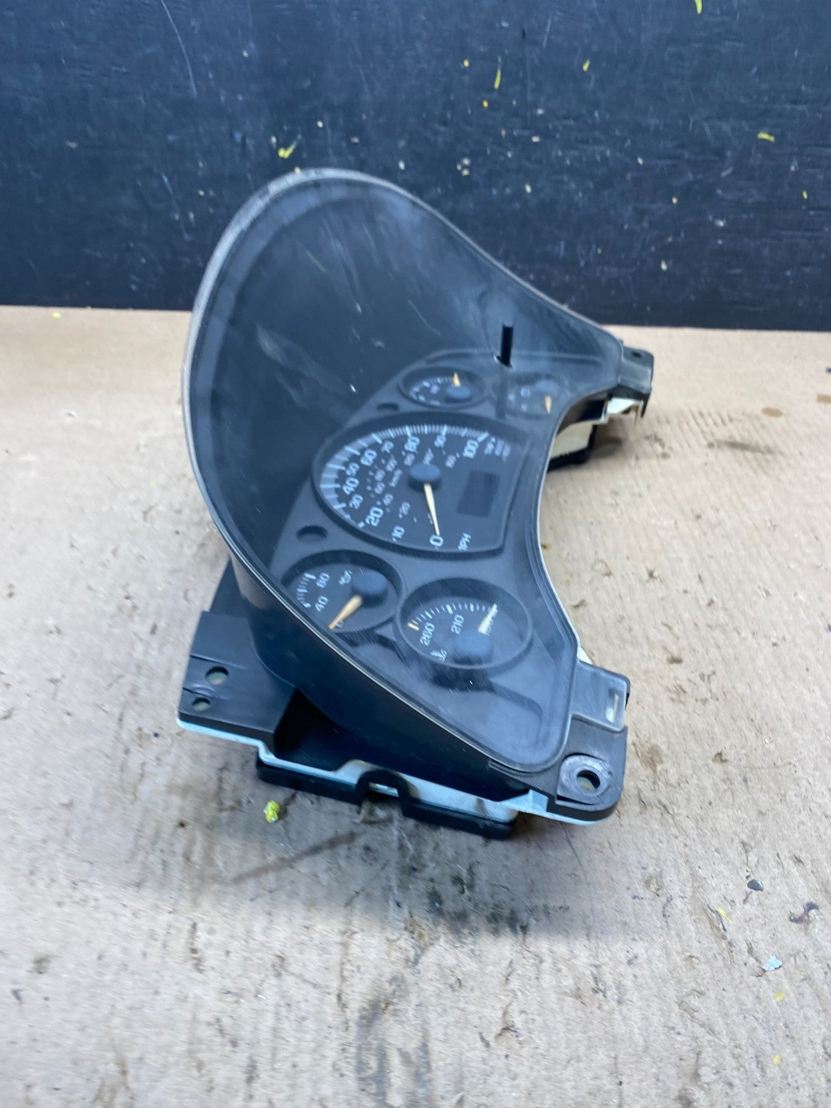 2003 to 2007 Chevrolet Express Speedometer Cluster Gauge OEM  q9295 DG1