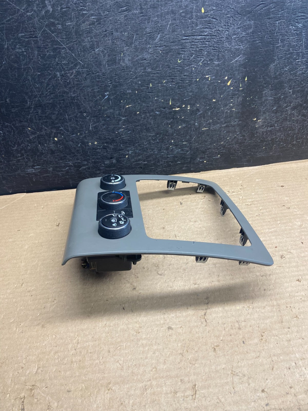 2013 to 2017 Chevrolet Traverse Radio Bezel Ac Heater Climate Control AH5309 DG2