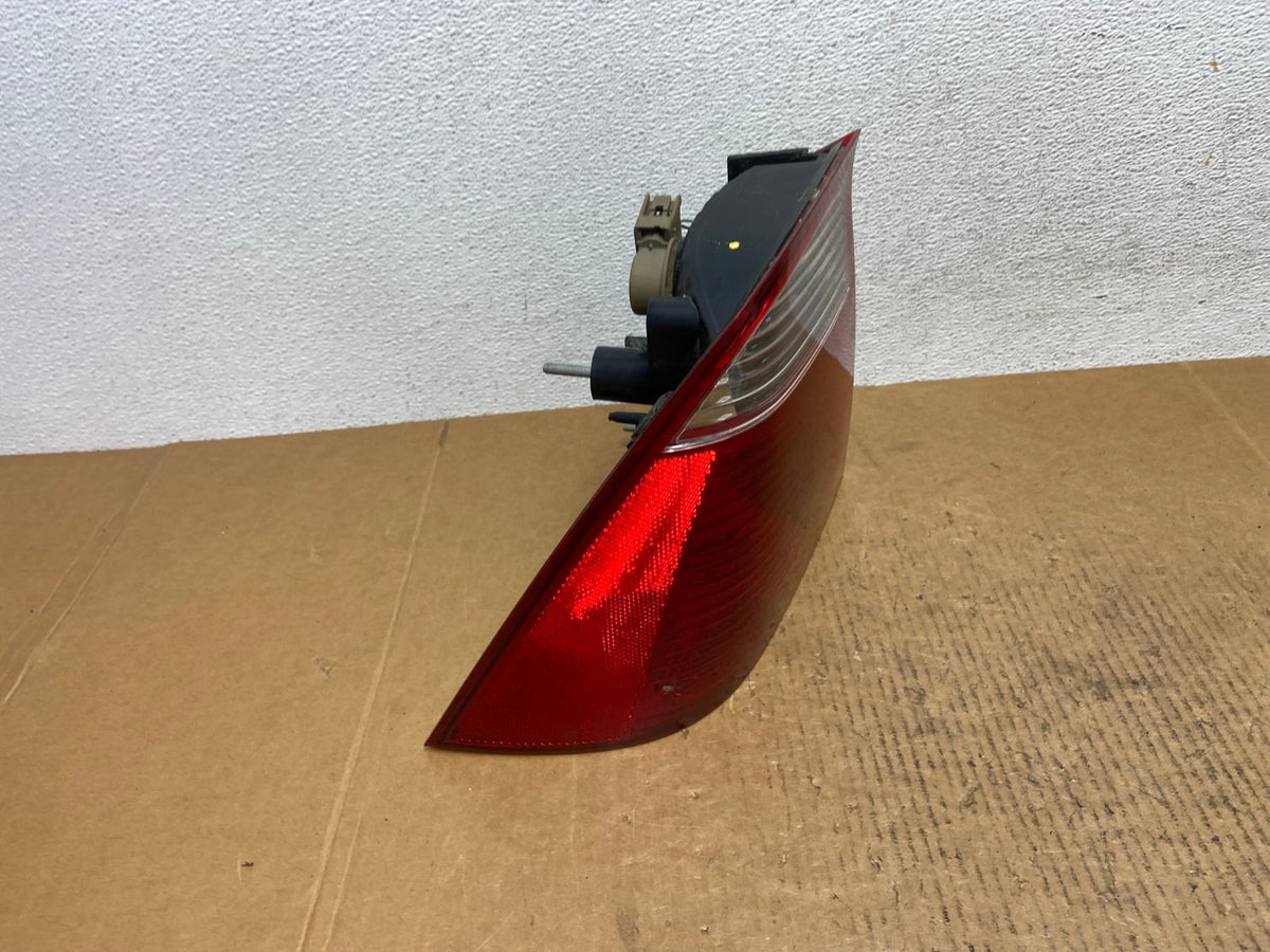 2005 2006 2007 Ford Focus Sedan Left Driver Side Tail Light AE0416 LK2