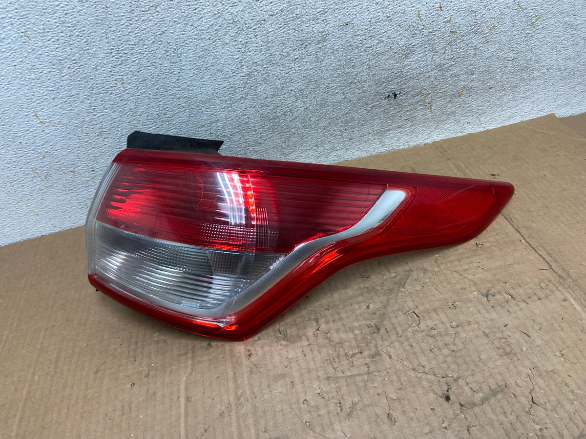 2013 to 2016 Ford Escape Right Passenger RH Side Tail Light AI5517 LK2