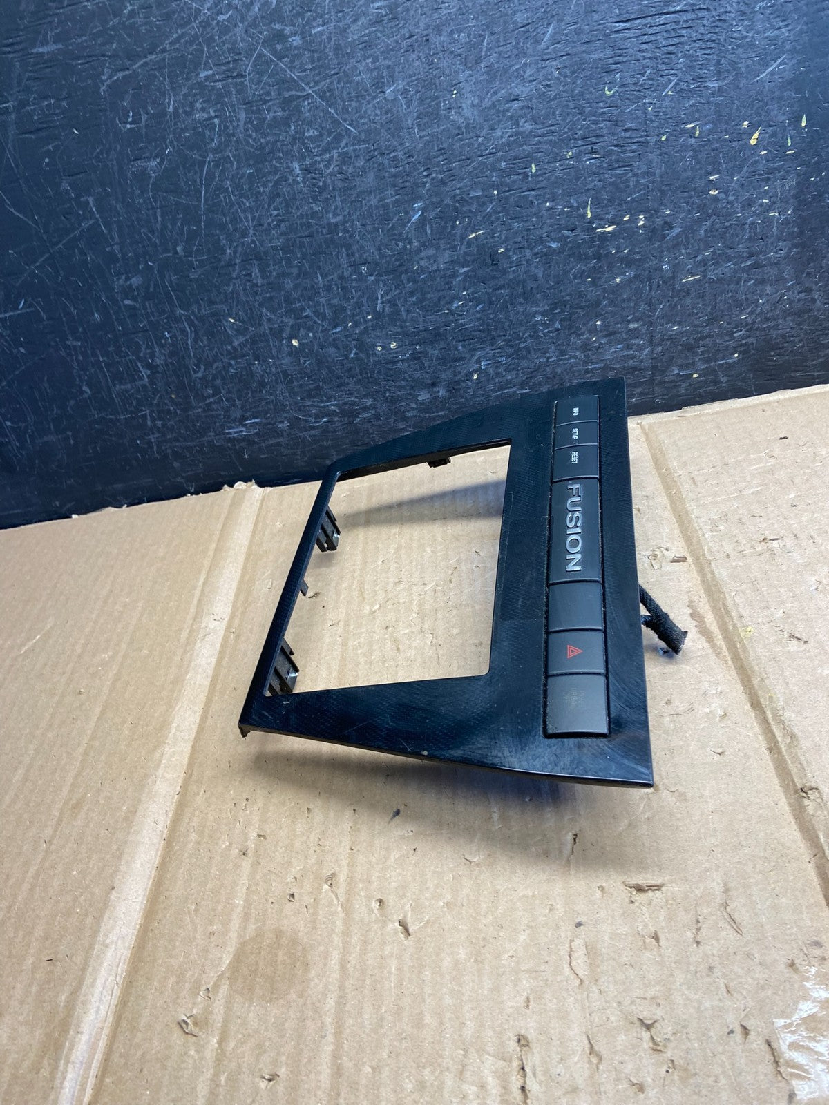 2006 to 2009 Ford Fusion Center Dash Radio Bezel Trim ai2678 DG2