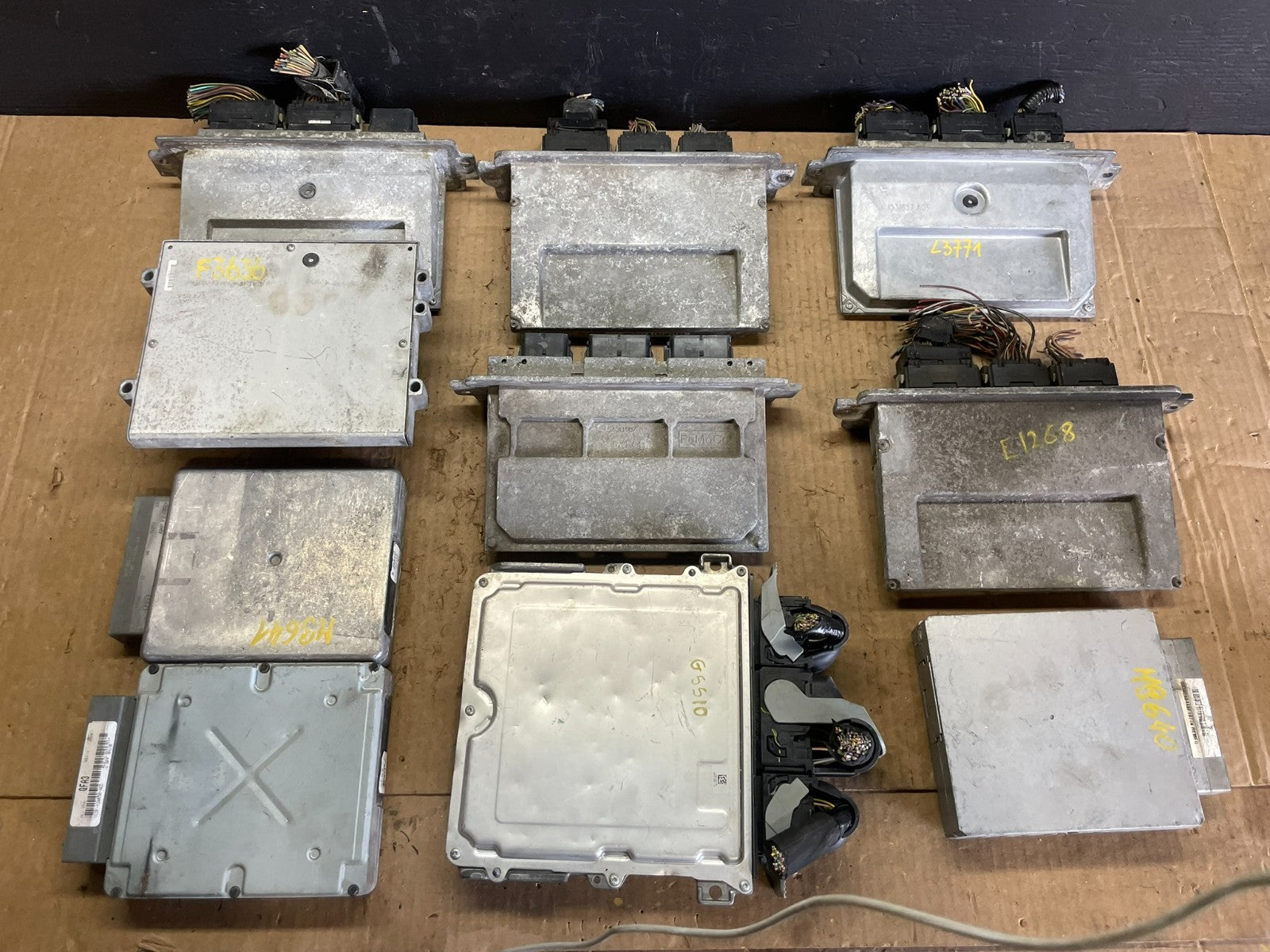 Mix of 10 Ford ECM Engine Computer Module AB75531