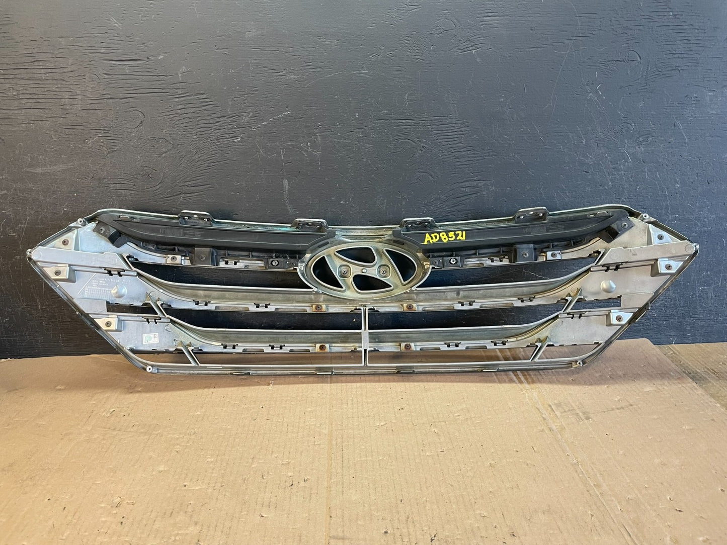 2013 to 2016 Hyundai Santa Fe Front Upper Grill Grille AD8521 DG4