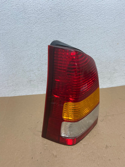 2001 2002 2003 2004 Mazda Tribute Left Driver Lh Side Tail Light AD6443 LK2