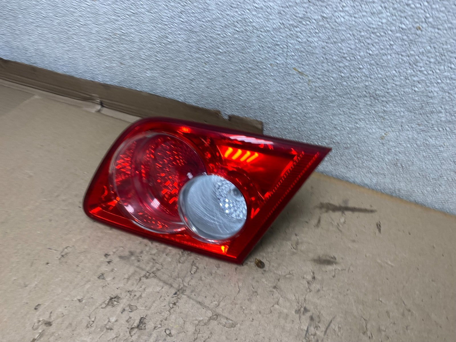 2003 2004 2005 Mazda 6 Right Passenger Inner Tail Light Taillight U1288 DW1