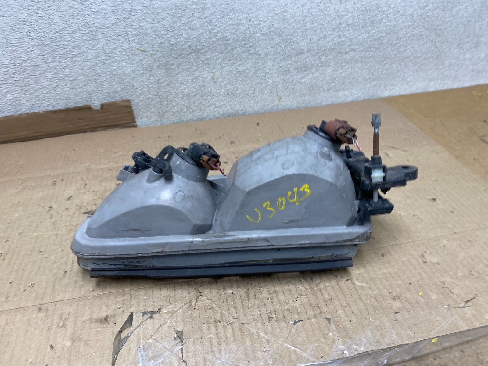 2000 to 2001 Toyota Camry Sedan Right Headlight Clear Lens Oem U3043 DW8
