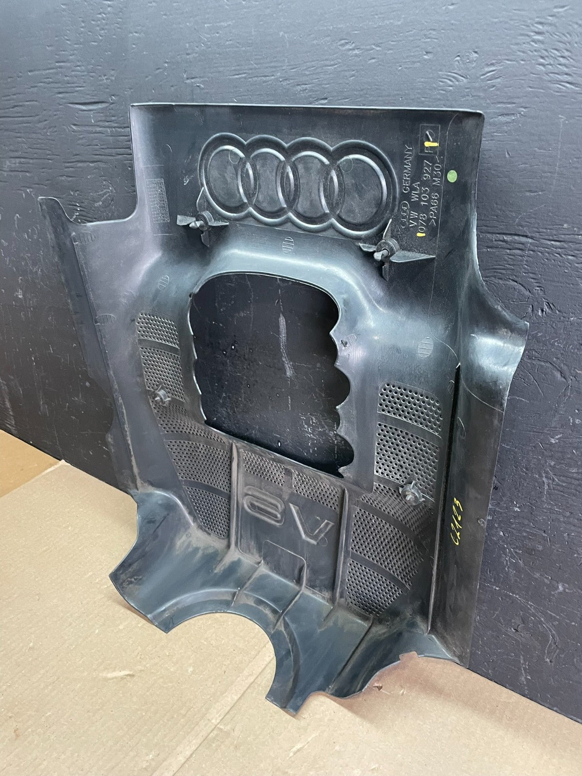 1998 to 2001 Audi A4  Engine Motor Cover Trim OEM 078103927p AB7838 DG7