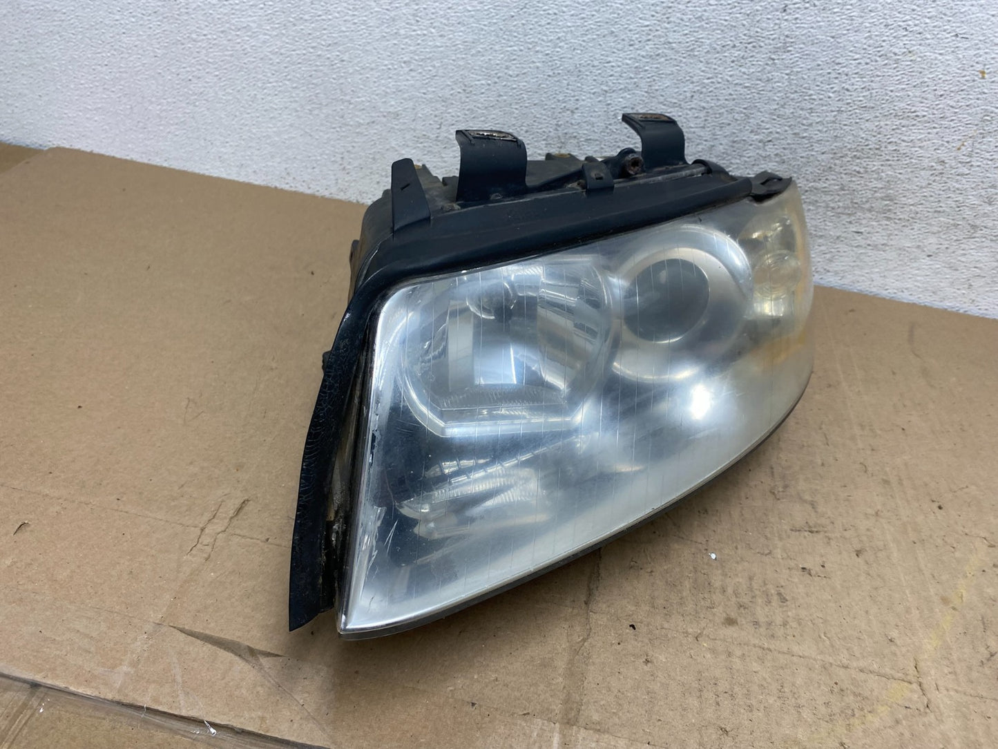 2002-2005 Audi A4 Sedan Left Driver Lh Side Xenon Headlight AE6882 DW2