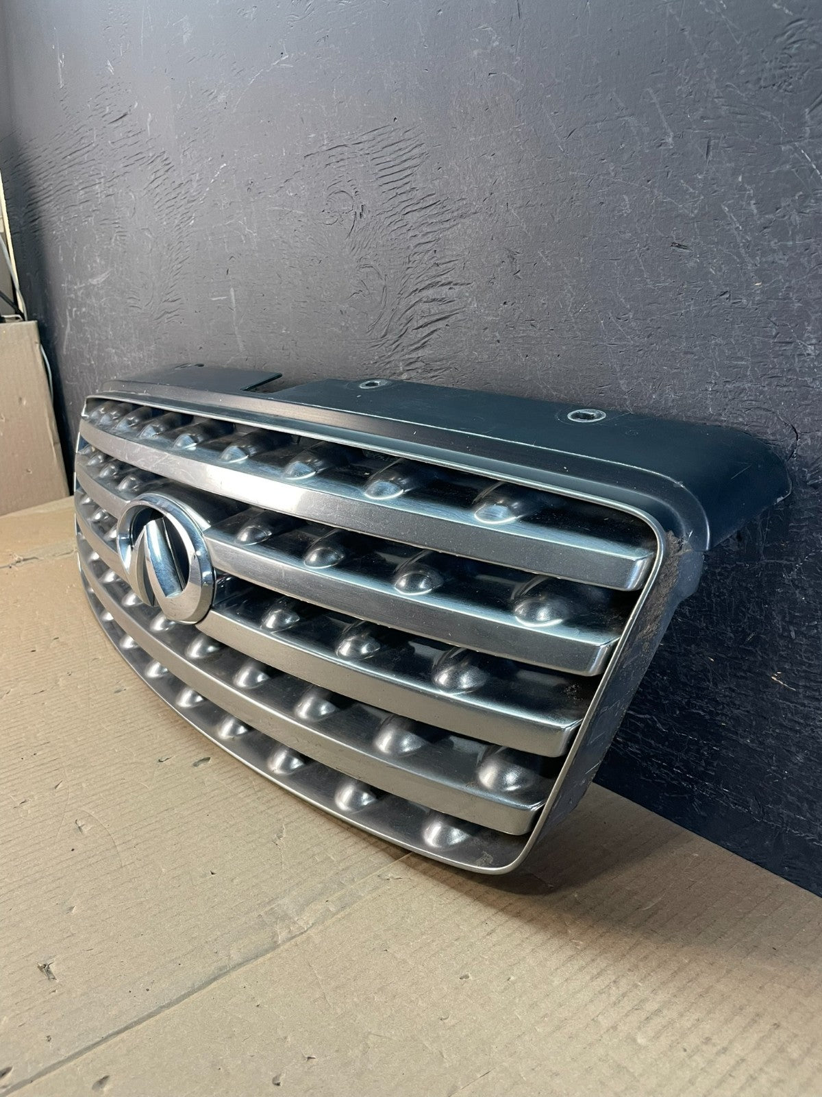 2003 2004 2005 Infiniti FX35 Grill Grille W/ Emblem AE3769 DG1