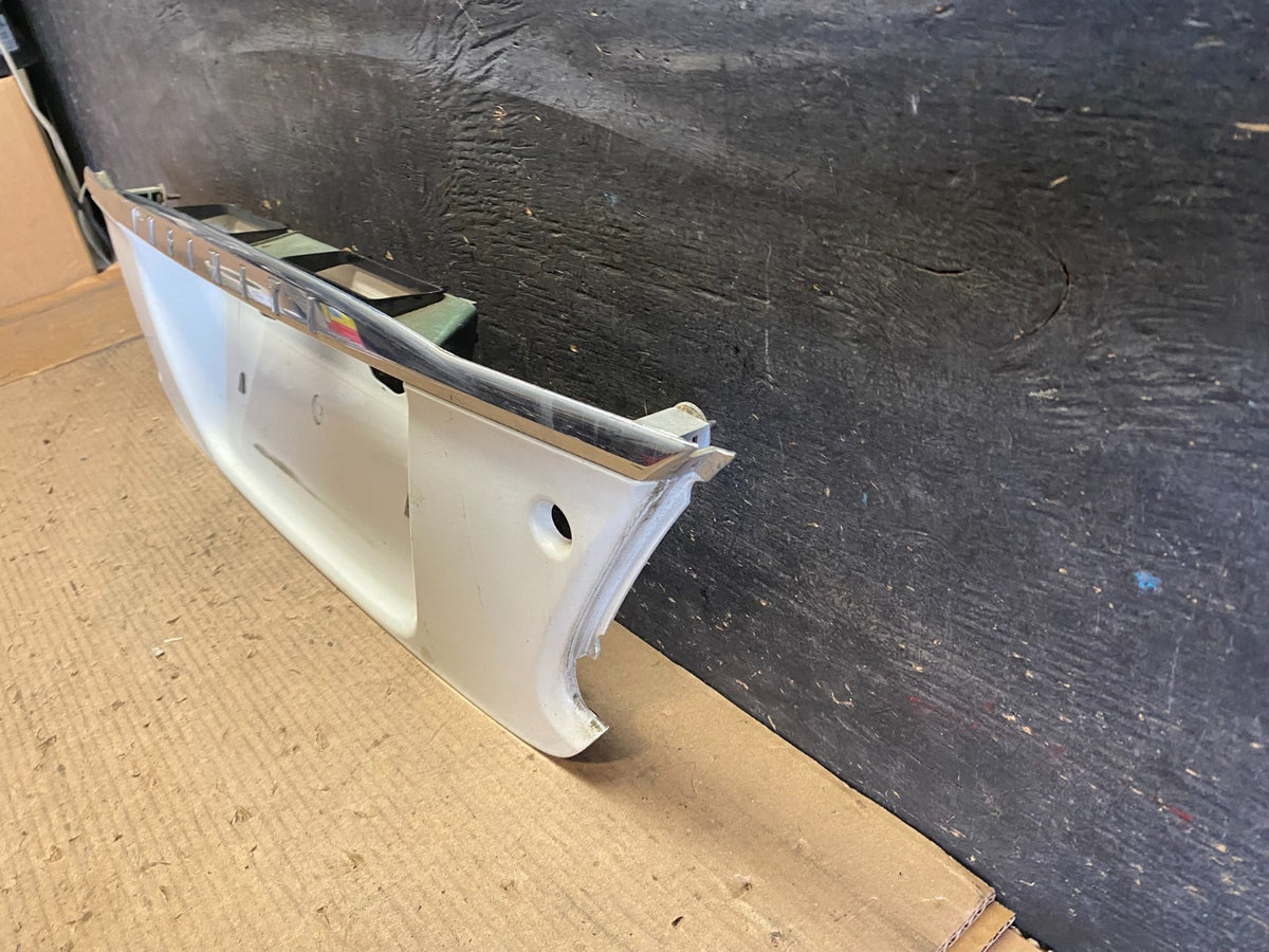 2000 2001 Infiniti I30 Rear Trunk Deck Finish Panel License Plate Trim S3332 DG1