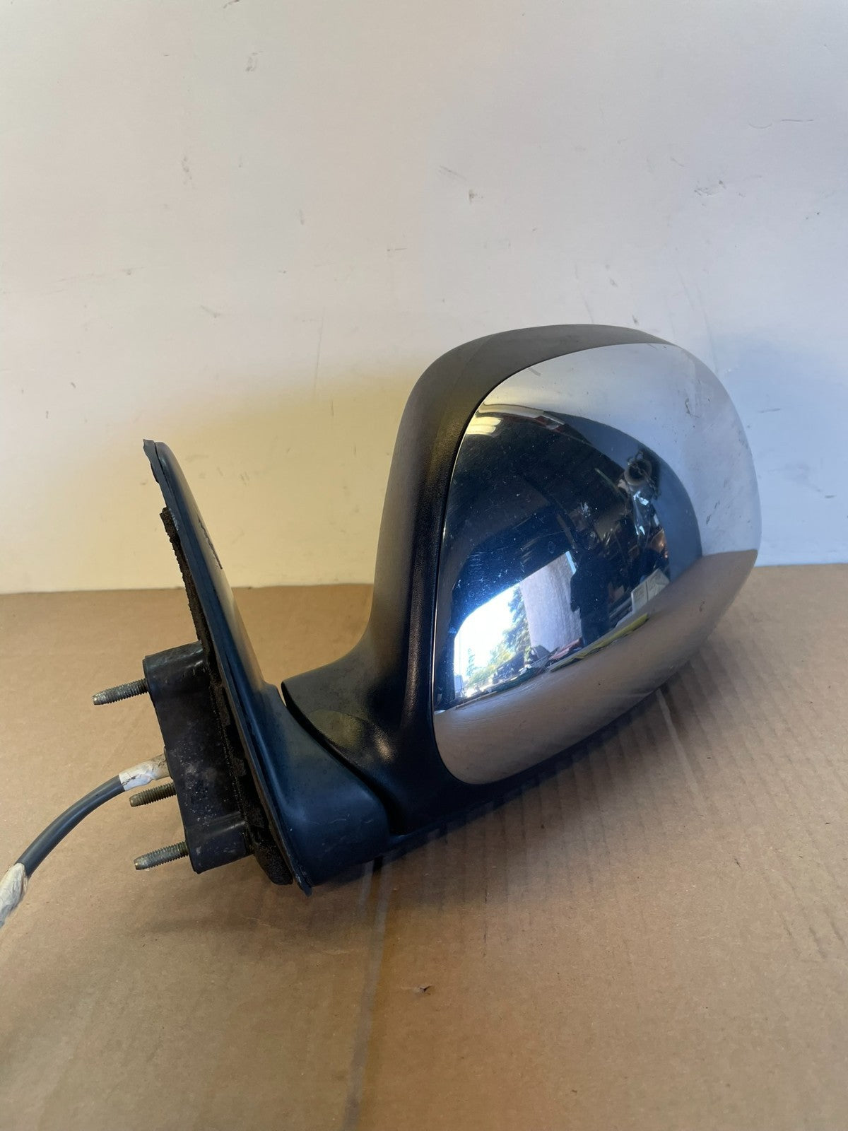 2000 to 2006 Toyota Tundra Left Driver LH Side Door View Mirror AI0873 DG1
