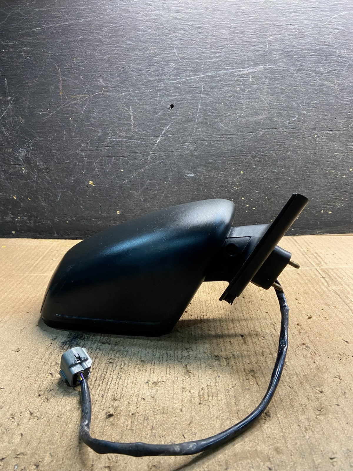 2004-2012 Mitsubishi Galant Right passenger  RH View Door Mirror OEM Z0490 MS3